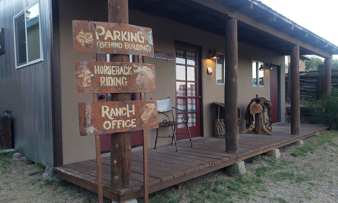 Oracle Station Balnéaire | The Wrangler @C.O.D. Ranch! Perfect romantic spot for 2 w/ views & hiking trails
