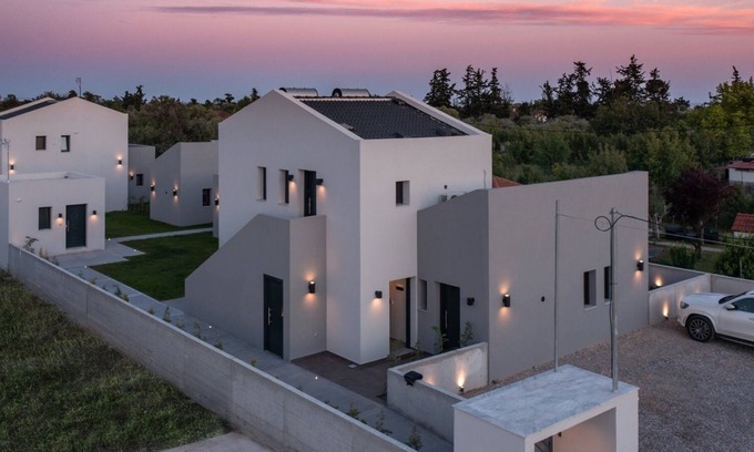 Nea Iraklia Villa | TheaSea Villa with cooling and heated floor