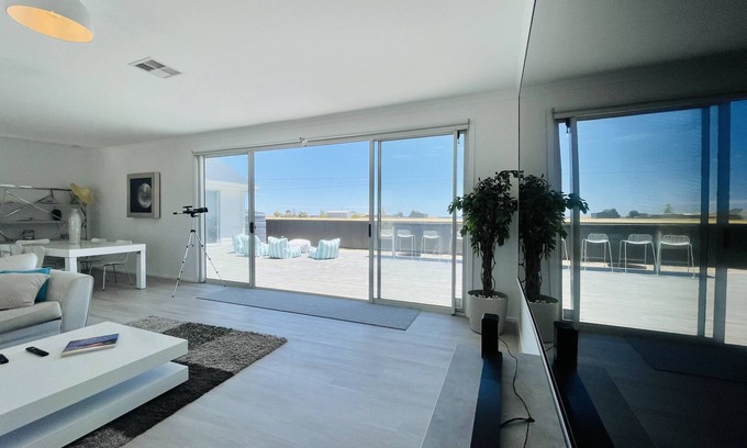 Port Victoria Maison | TheDeckhouse@PortVictoria