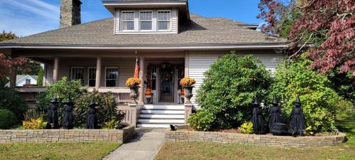 Jewett City Maison | TheGWMHouse