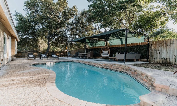 San Antonio Maison | TheKindred-Chic4BR Pool+PoolTable+Foosball+Arcade!