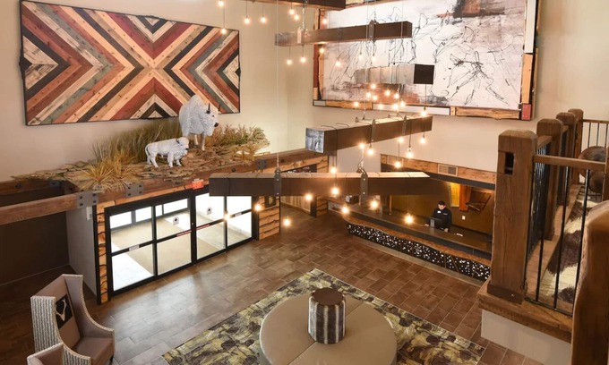 Broken Arrow Hôtel | Theme Suite, Stoney Creek Tulsa, Whirlpool, Living Area | 2 Units