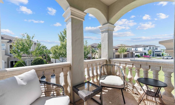 Reunion Maison | Themed bedrooms, Heated Pool & Golf Course View!