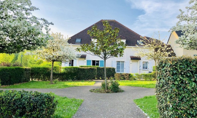 Magny-le-Hongre Maison | Chambre d’hôte à thème a 2,4Km du parc
