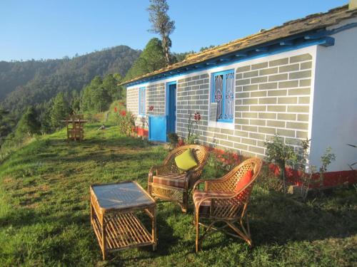 Almora Cabine | Thikalna Himalayan Retreat
