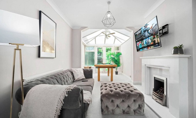 Hall Green Maison | This 3-bedroom luxury property is located within the county of West Midlands