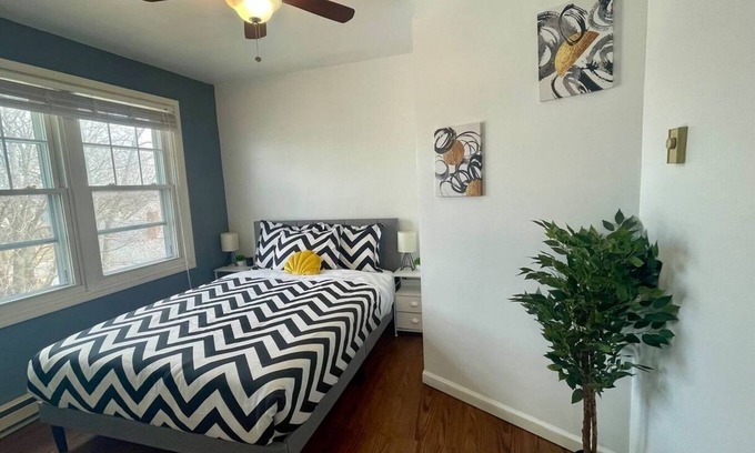 Kamm's Corners Appartement | This apartment is a 1 bedroom(s), 1 bathrooms, located in Cleveland, OH.