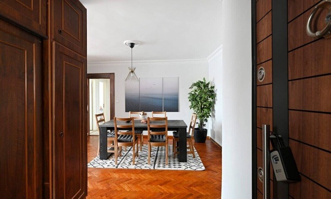 Besiktas Appartement | This apartment is a 3 bedroom(s), 1 bathrooms, located in Beşiktaş, İstanbul.