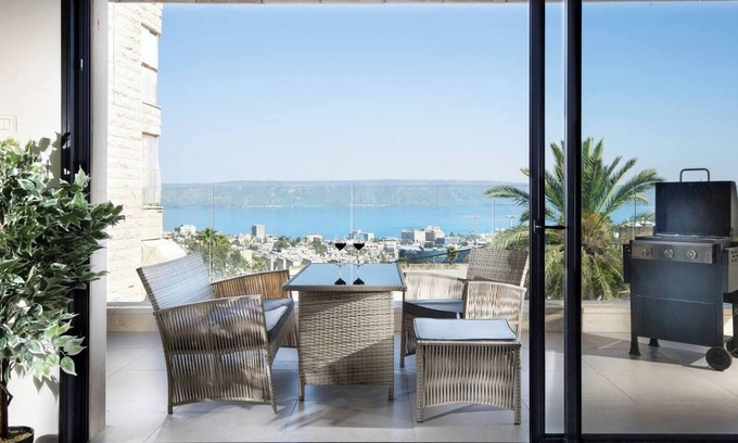 Tiberias Appartement | This apartment is a 4 bedroom(s), 2.5 bathrooms, located in Tiberias, North District.