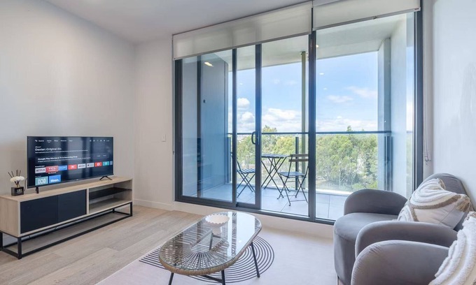 Parkville Appartement | This apartment is a 2 bedroom(s), 2 bathrooms, located in Parkville, VIC.