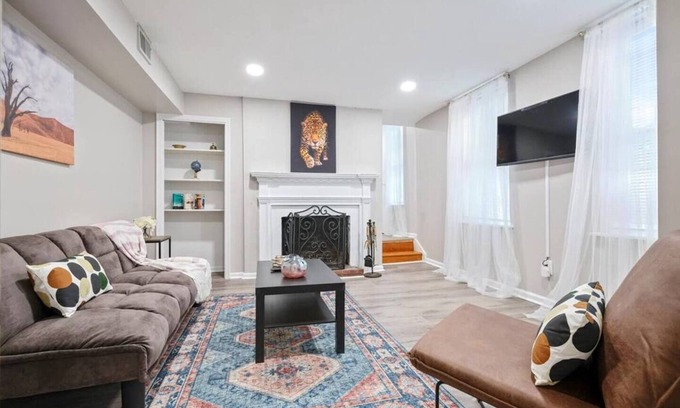 Society Hill Appartement | This apartment is a 2 bedroom(s), 1 bathrooms, located in Philadelphia, PA.