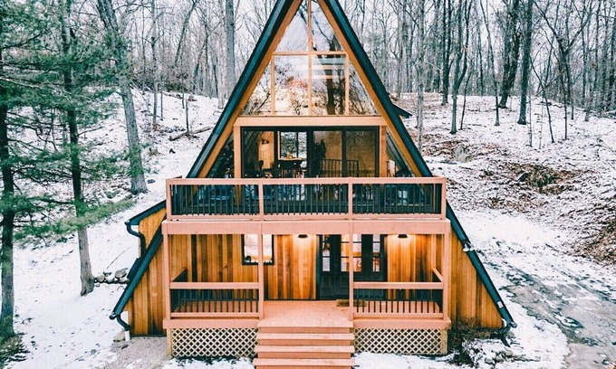 Pine Plains Cabine | This cabin is a 4 bedroom(s), 2.5 bathrooms, located in Pine Plains, NY.