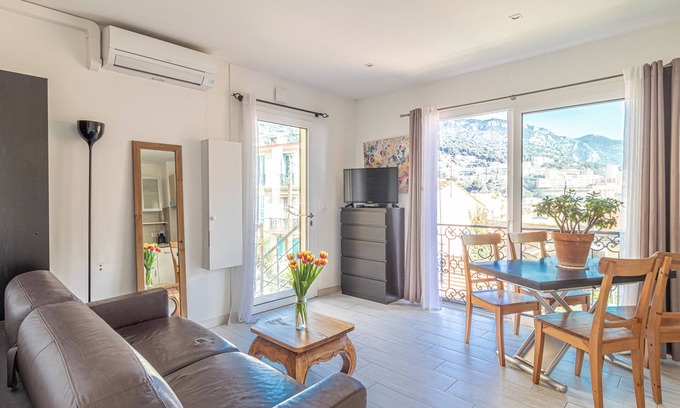 Beausoleil Copropriété | This condominium is a 1 bedroom(s), 1 bathrooms, located in Beausoleil , AL.