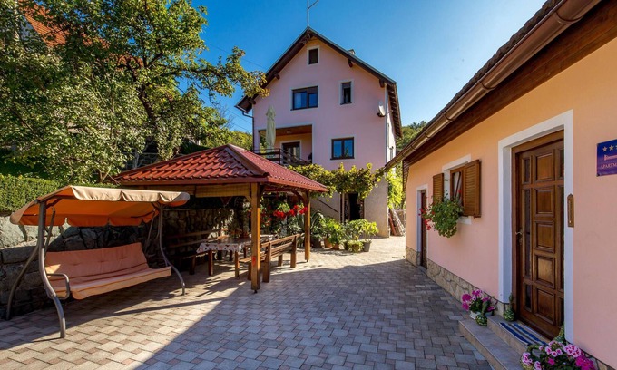 Skrad Maison | 2 chambres hébergement à Skrad