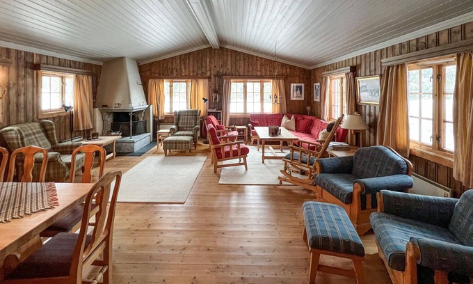 yer Maison | This cozy vacation home offers you plenty of relaxation and activity options.