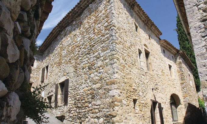 Manas Maison | 3 chambres hébergement à Manas