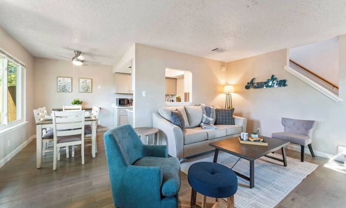 Springwoods Appartement | This duplex is a 2 bedroom(s), 2.5 bathrooms, located in Austin, TX.