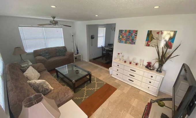 New Smyrna Beach Appartement | This duplex is a 1 bedroom(s), 1 bathrooms, located in New Smyrna Beach, FL.
