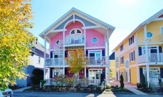 Chautauqua Maison | This gorgeous modern home is the perfect vacation home inside the gates of historic Chautauqua Institution!!