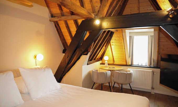 Delft Hôtel | This hotel is a 1 bedroom(s), 1 bathrooms, located in Delft, Zuid-Holland.