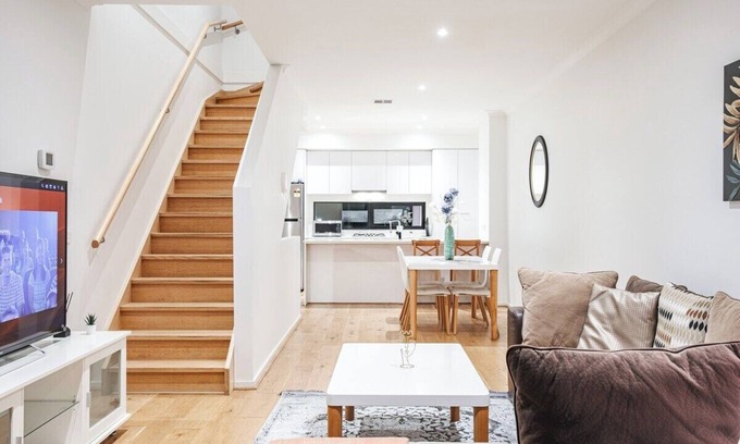 Maidstone Maison | This house is a 3 bedroom(s), 2 bathrooms, located in Maidstone, VIC.