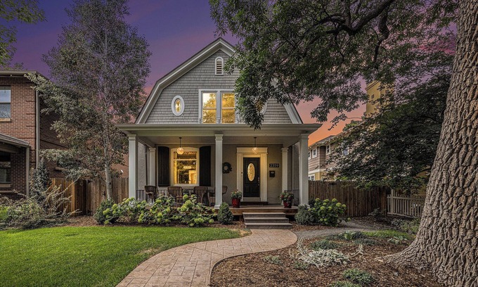 North Park Hill Maison | This house is a 4 bedroom(s), 3.5 bathrooms, located in Denver, CO.