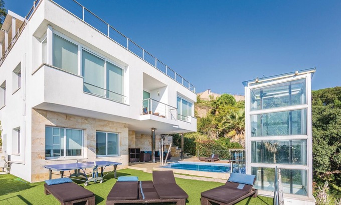 Sant Cebria de Vallalta Maison | Luxueuse villa avec vue panoramique sur la mer