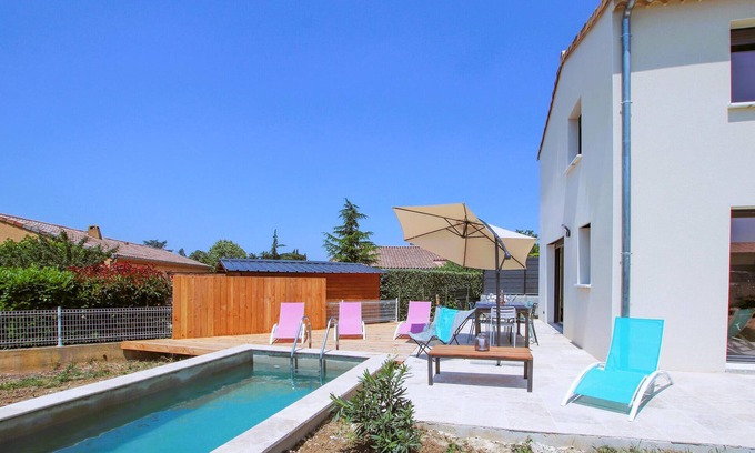 Cleon-d'Andran Maison | This luxurious Provençal villa with swimming pool welcomes you in Cléon d' Andran.