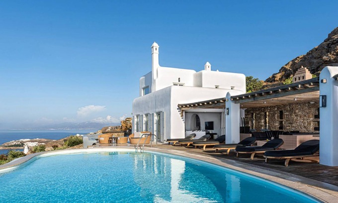 Tourlos Maison | This Luxury Retreat View is Just Stunning and its Location Unbeatable