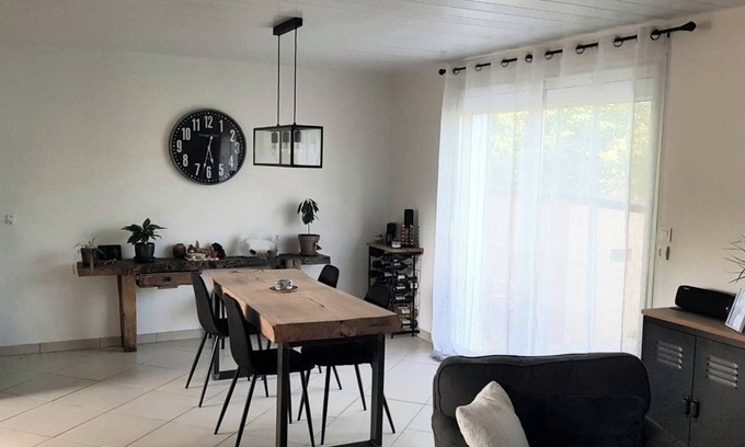 Lombez Maison | Cette maison de campagne paisible offre un séjour détente pour toute la famille.