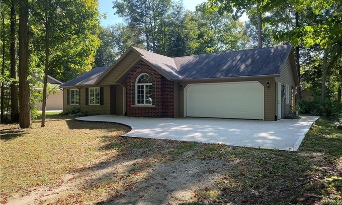 Point Clark Maison | This property is in pause until Dec 31, 2025