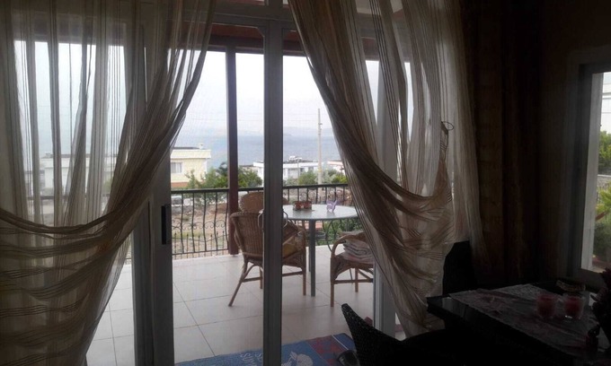Candarli Villa | Cette villa calme sur la côte égéenne convient aux familles.
