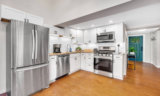 Branford Center Maison | This spacious 3 bed 2.5 bath historic townhouse has been completely renovated!
