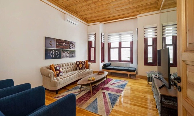 Bebek Maison | This townhouse is a 6 bedroom(s), 2 bathrooms, located in Beşiktaş, İstanbul.