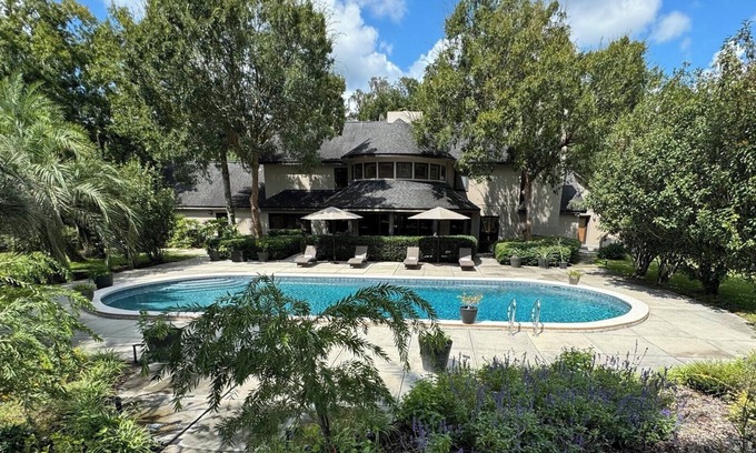 Fellowship Maison | This tranquil retreat accommodates 14 guests, pool, spa and concierge service.