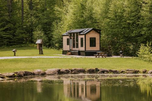 Chester Maison | Thistle House at Camp Greenwood Vermont with Sauna