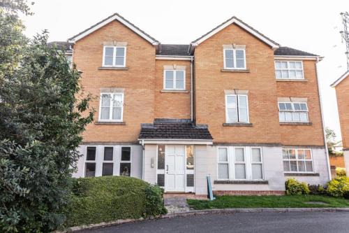Swindon Appartement | Thorley Apartment in North Swindon, Sleeps 4 in 2 bedrooms, Long Stay Disc, Parking