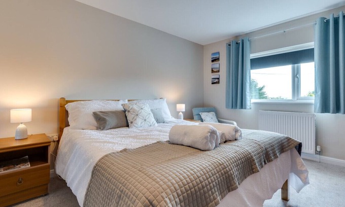 Boncath Maison | Thorn Villa - Three Bedroom House, Sleeps 6