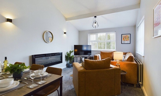 Macclesfield Maison | Thornton Lodge by Our Home Short Stays