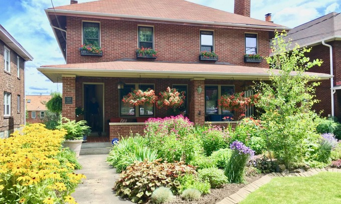 Point Breeze North Maison | Soigneusement meublé, confortable et pratique dans le quartier est de Pittsburgh.
