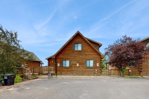 Warrens Maison | Three Bears Overlook- Lower