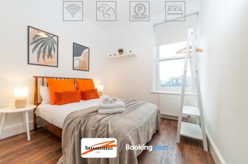 Wimbledon Appartement | Three Bedroom Apartment At Buonomo Stays Short Lets & Serviced Accommodation close to Wimbledon Tennis Courts