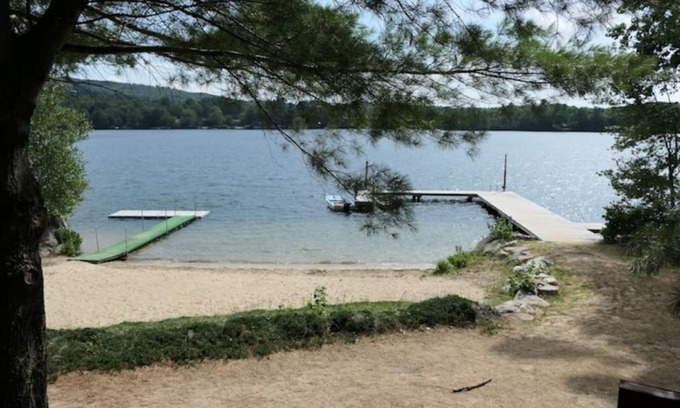 Wolfeboro Cabine | Three bedroom Cabin on Rust Pond Beach