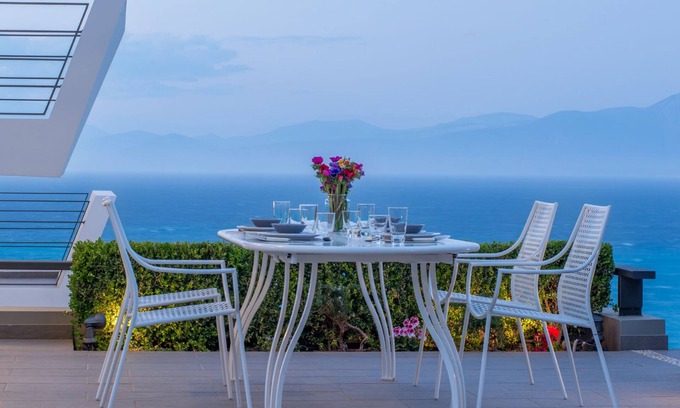 Melissi Appartement | Three Bedroom Melissi Villa with Sea View
