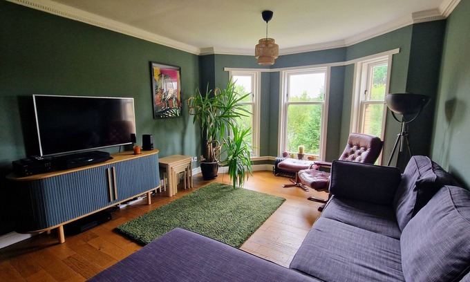 North West Appartement | Three bedroom, modern flat in Hyndland