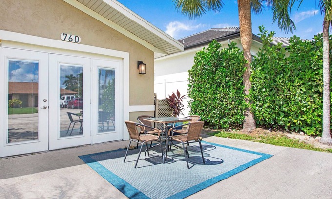 Naples Park Maison | Three Palms Charming 3bed 2bath Getaway