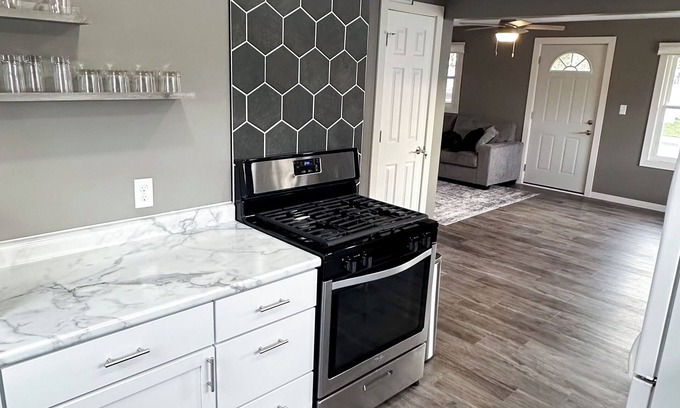 Elm Creek Maison | Three Sisters' Place