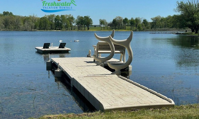 Fulton Cottage | Three Swans Lakehouse:Wake Up to Birdsongs & Blooming Beauty at the Lakehouse