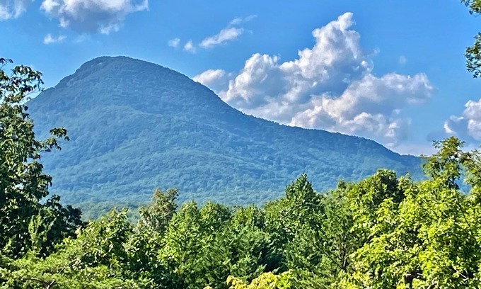 Cleveland Cabine | Weekend Sale! THUNDER RIDGE LODGE. AWESOME VIEW OF MT YONAH! Peace & privacy.
