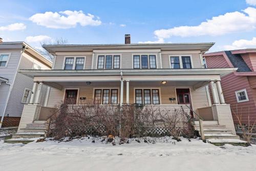 Clintonville Maison | Tibet Twins Suites For 12
